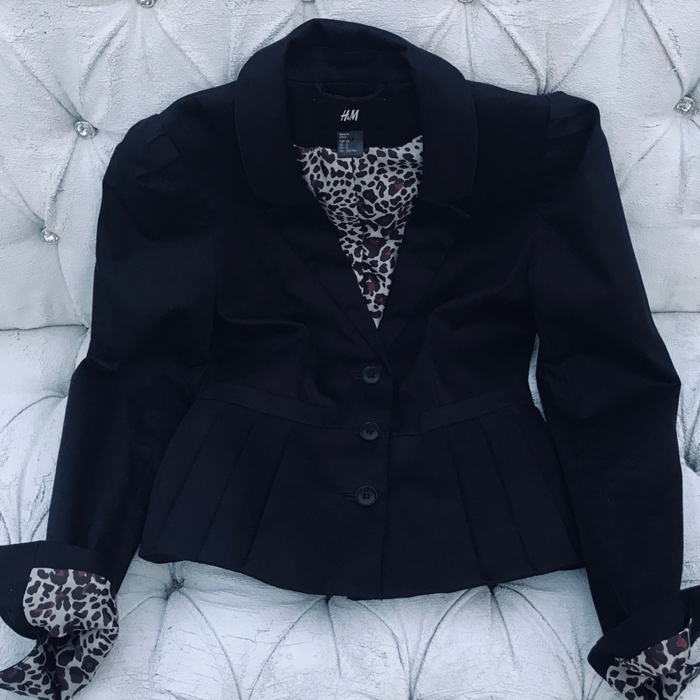 NWOT H&M Black Fitted Blazer Size 2